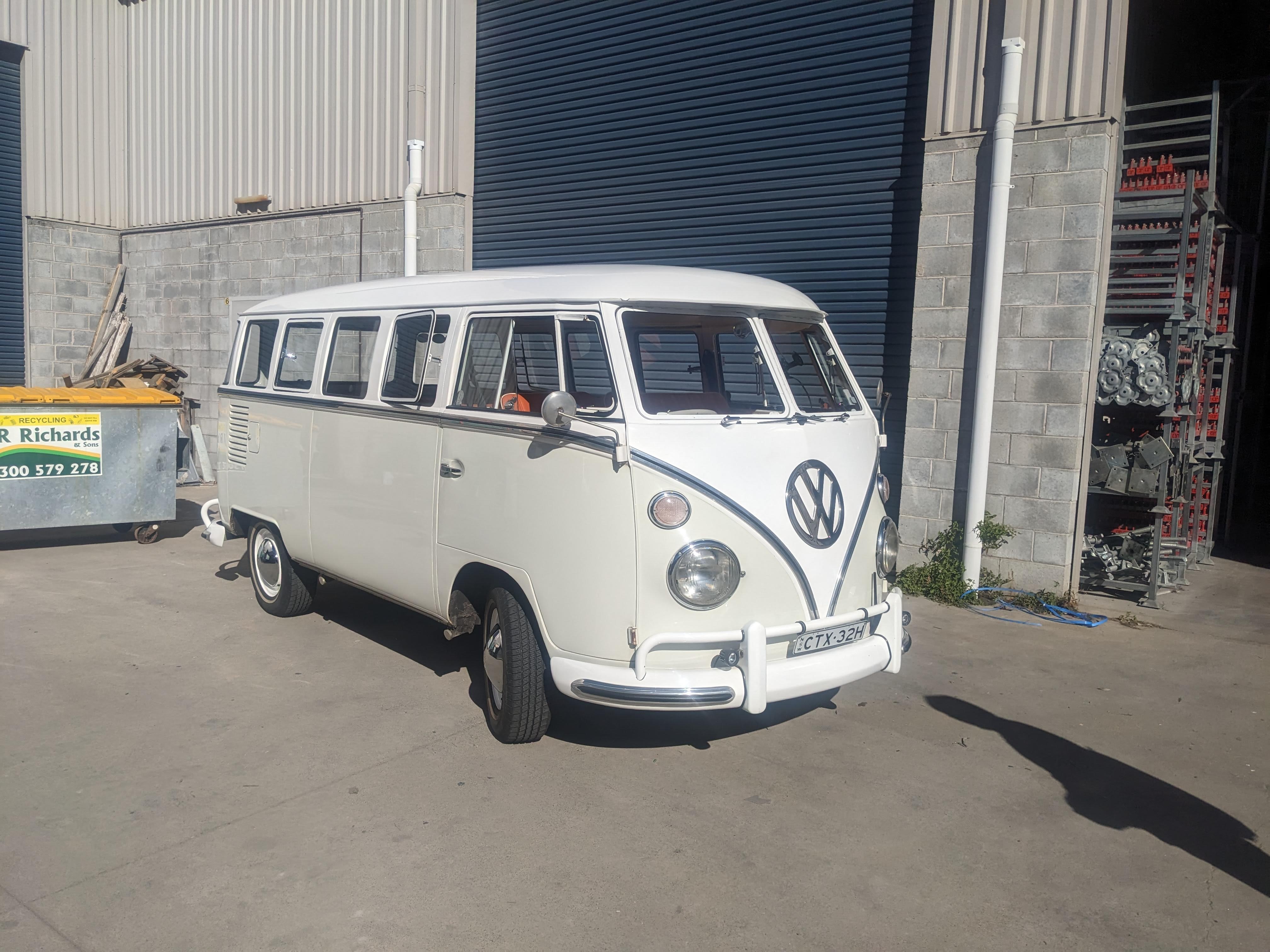 Split Screen Kombi Rims Repairing a South African VW Split Screen Kombi